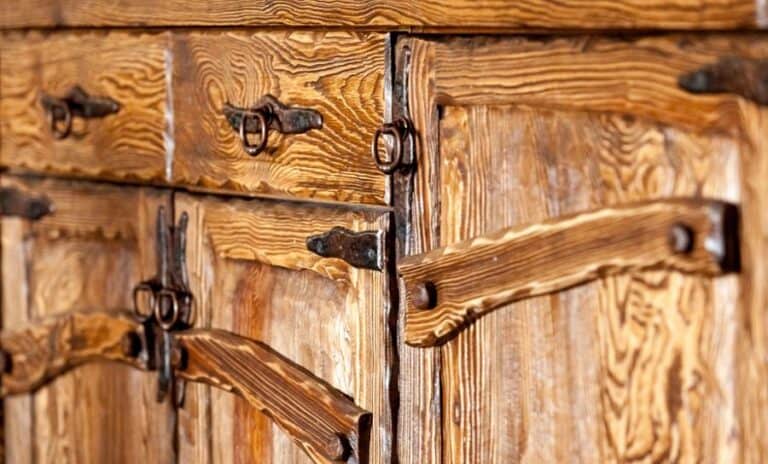 Raw Wood Details