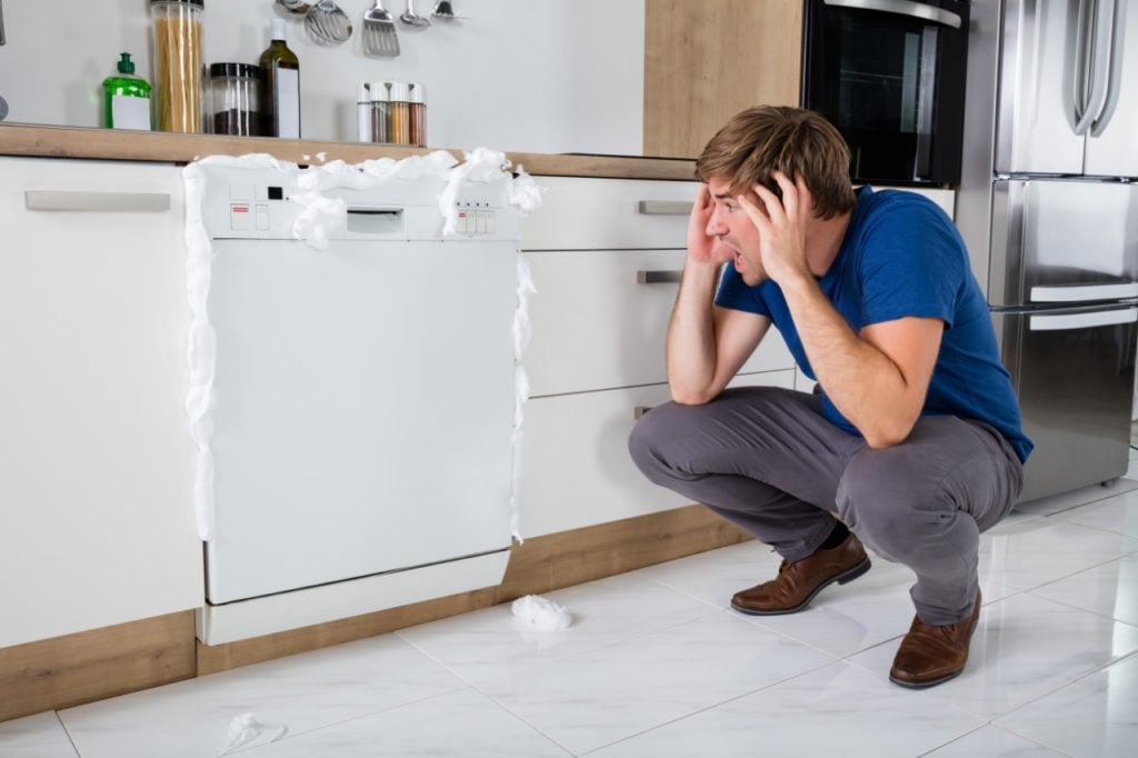 can-you-use-dawn-dish-soap-in-a-dishwasher-homedude