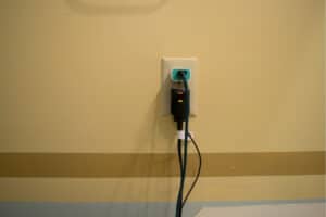 Why Are My Bathroom Outlets Not Working? - homedude